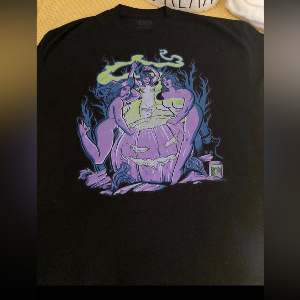 Sexy Witches Brewing!!!! Rare Tee unisex - Picture 2 of 4